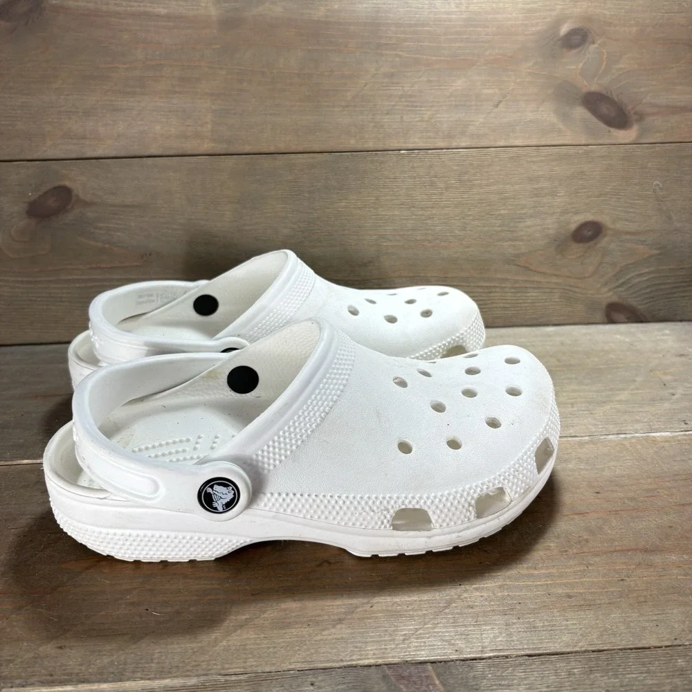 crocs classic womens size 6 shoes white comfort clogs sandals